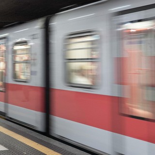 Milano: sfregiata a metro Duomo, "ho pensato di morire" Milano: sfregiata a metro Duomo, "ho pensato di morire"