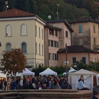 Sabato 22 e domenica 23 novembre tornano i mercatini di Natale sul lungolago di Porto Ceresio