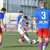 Manicone con la fascia di capitano nella sfida al Chiasso (foto Varesina Calcio) Manicone con la fascia di capitano nella sfida al Chiasso (foto Varesina Calcio)