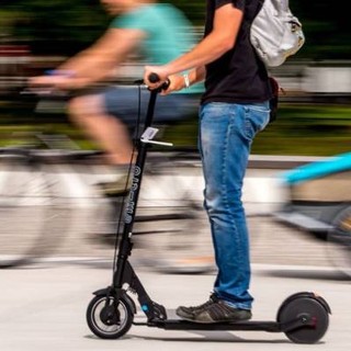 Scatta oggi l'obbligo di assicurazione per i monopattini elettrici