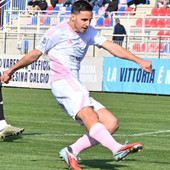 Manicone gol (foto Ghiotto - Varesina Calcio)