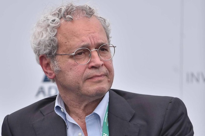 Mentana annuncia l'addio al Tg La7: «Lascio il 23 dicembre»