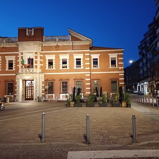 Nuova illuminazione in piazza Cacciatori delle Alpi