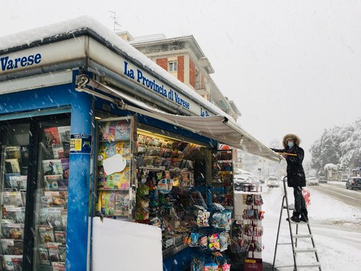 VIDEO. Strade e marciapiedi a Varese: il nostro viaggio in diretta dopo la nevicata. Situazione critica alle Bustecche e nei parcheggi della stazione Fs