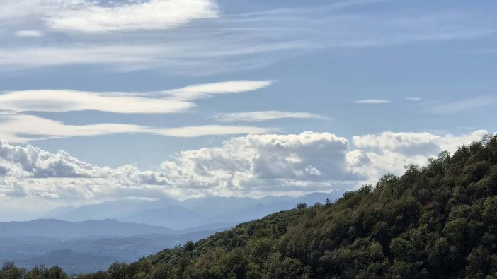 Le nubi di questa mattina viste dal Campo dei Fiori lasceranno spazio a una domenica di sole Le nubi di questa mattina viste dal Campo dei Fiori lasceranno spazio a una domenica di sole