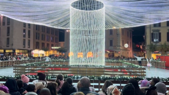 Gallarate si accende con “Le Strade del Natale” tra laboratori, giochi e l’incontro con Babbo Natale Gallarate si accende con “Le Strade del Natale” tra laboratori, giochi e l’incontro con Babbo Natale