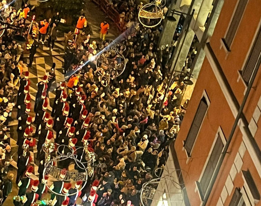 Natale 2025, centro storico di Busto Arsizio: mezzo milione di presenze confermate
