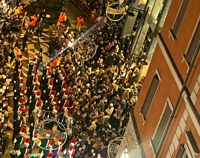 Natale 2025, centro storico di Busto Arsizio: mezzo milione di presenze confermate