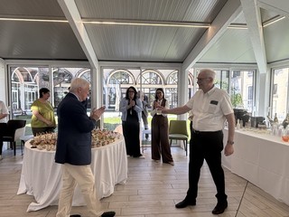 Il brindisi tra il presidente Chierichetti e il vice Mazzucchelli