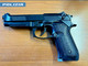 Cerca di intimidire un automobilista con una pistola, ma è un poliziotto fuori servizio: giovane denunciato Cerca di intimidire un automobilista con una pistola, ma è un poliziotto fuori servizio: giovane denunciato