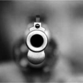 Donna muore per un colpo d'arma da fuoco alla testa: indagini in Canton Ticino Donna muore per un colpo d'arma da fuoco alla testa: indagini in Canton Ticino