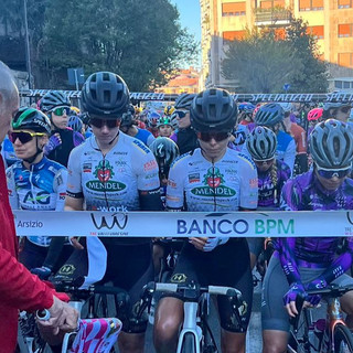 Renzo Oldani, patron della Binda, alla partenza della Tre Valli femminile a Busto