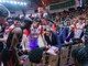 La Openjobmetis attorno a coach Kastritis durante un timeout (foto Fabio Averna)