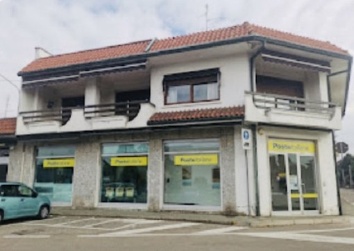 Rapina alle Poste di Nizzolina: parrucca e occhialoni per camuffarsi, poi la fuga a piedi