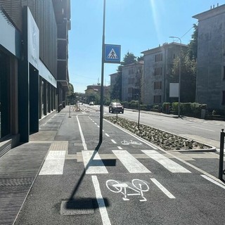Il palo "della discordia" in viale Belforte