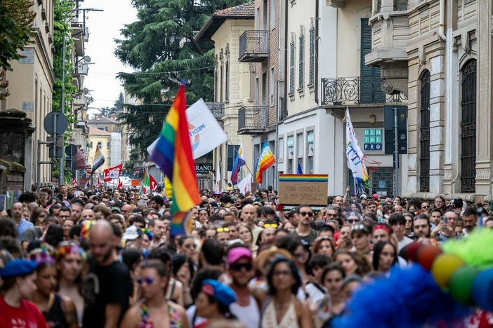 Il Varese Pride del 2025 riempie le vie del centro Il Varese Pride del 2025 riempie le vie del centro