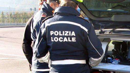 Tentati furti al Gigante di Somma Lombardo: la polizia locale identifica quattro persone, tra cui un minorenne