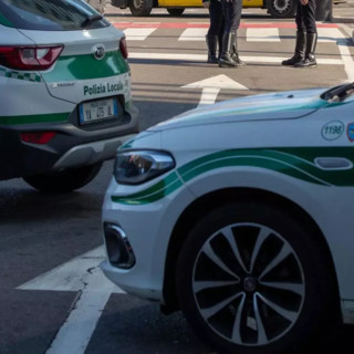 Due sorelle investite da auto pirata a Milano: una muore, l'altra grave Due sorelle investite da auto pirata a Milano: una muore, l'altra grave