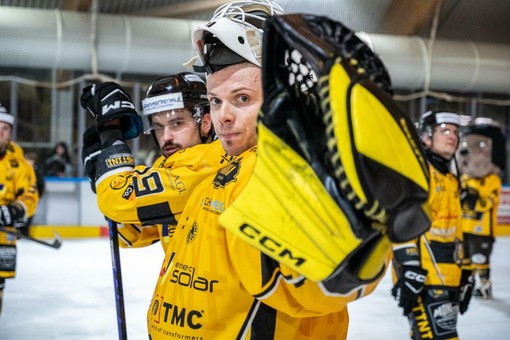Gli occhi di Pisarenko dietro a cui spuntano quelli di Buono: qui c'è tutto (foto Alessandro Umberto Galbiati) Gli occhi di Pisarenko dietro a cui spuntano quelli di Buono: qui c'è tutto (foto Alessandro Umberto Galbiati)