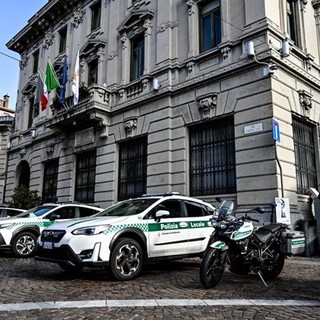 Auto rubata procede su tre ruote, bloccata dalla Polizia locale di Gallarate
