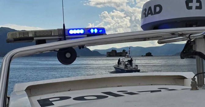 Giovane di 25 anni si tuffa nel lago Ceresio e muore Giovane di 25 anni si tuffa nel lago Ceresio e muore