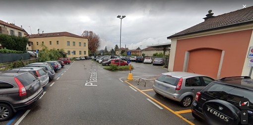 Stazione Casbeno, Pinti (Lega): «Il comune dia parcheggi per tavoli a bar e ristoranti»