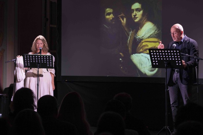 Un debutto emozionante nel Salone Estense per Parola di Donna 2025 (foto di Gabriele Brusa)