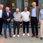 Riva, Sacchetti, Caglieris, Bulgheroni, Ferraiuolo, Meneghin e Zanatta ieri sera a Varese per il Premio Nico Messina consegnato al grande Meo