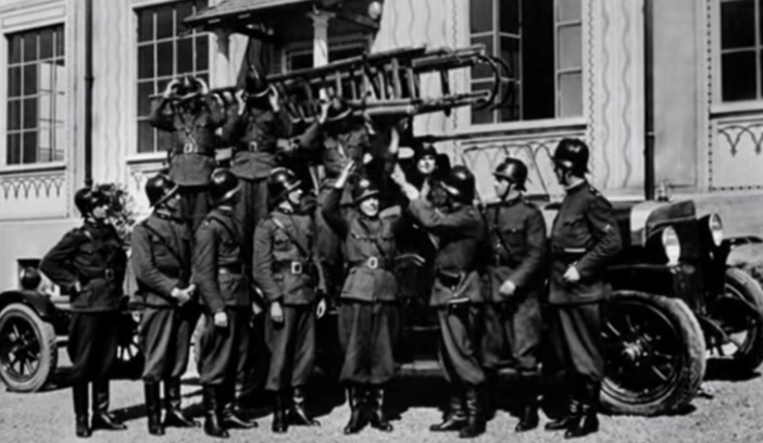 LA VARESE NASCOSTA. La vera storia dei famosi pompieri di Viggiù LA VARESE NASCOSTA. La vera storia dei famosi pompieri di Viggiù