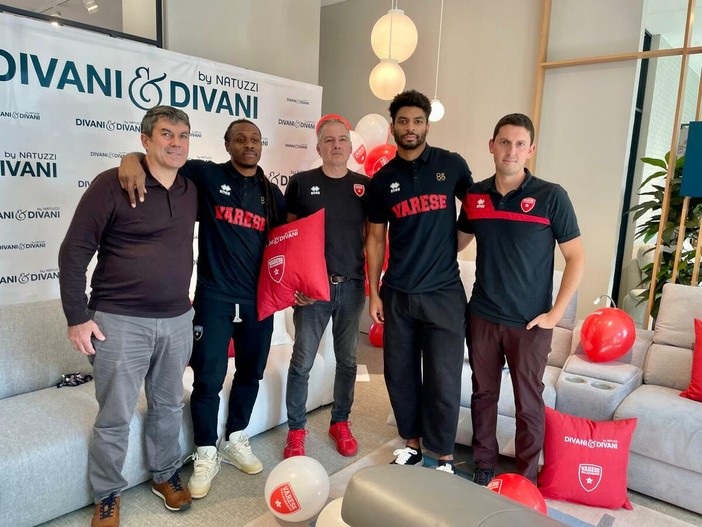 Da sinistra: Paolo Carzaniga, Stefan Moody, Mario Oioli, Allerik Freeman e Zach Sogolow Da sinistra: Paolo Carzaniga, Stefan Moody, Mario Oioli, Allerik Freeman e Zach Sogolow