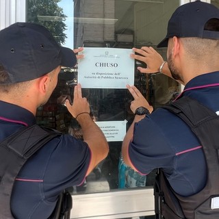 Fuga dopo l’aggressione, si rifugia nel minimarket: il Questore chiude il locale per sette giorni Fuga dopo l’aggressione, si rifugia nel minimarket: il Questore chiude il locale per sette giorni