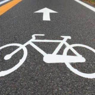 A Gavirate è nato il Comitato per la Mobilità: «Rotonda di Voltorre, nuova ciclopedonale e incrocio Oltrona le priorità»