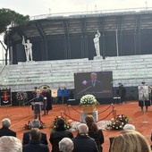Addio a Nicola Pietrangeli, a Roma l'ultimo saluto alla leggenda del tennis sulle note di My Way