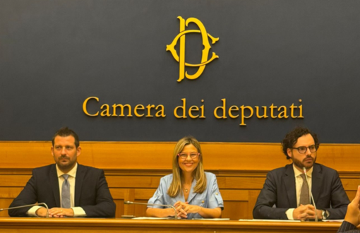 Treni, presentata la proposta di legge per rimborsi automatici e adeguati. Gadda: «Affrontare tema già nella prossima legge di Bilancio» Treni, presentata la proposta di legge per rimborsi automatici e adeguati. Gadda: «Affrontare tema già nella prossima legge di Bilancio»