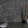 Abbinare porte filo muro e pavimento continuo: consigli di progetto per un effetto seamless