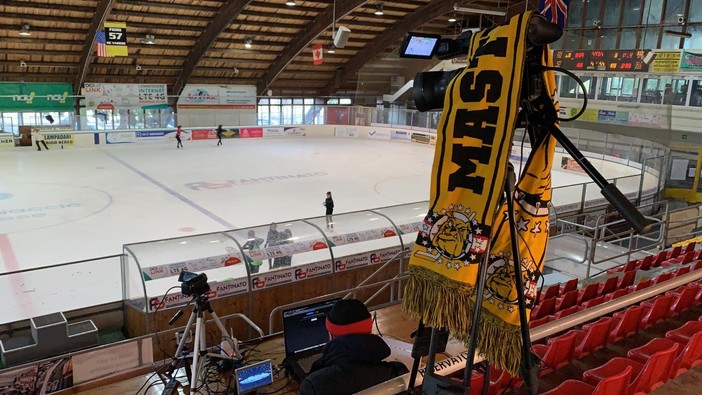 Telecamere pronte: stasera i playoff di hockey in diretta video su VareseNoi. Forza Mastini: tutta Varese vi guarda