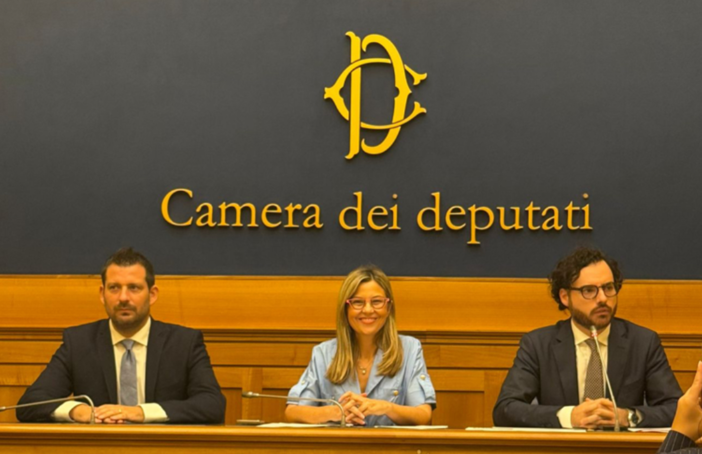 Treni, presentata la proposta di legge per rimborsi automatici e adeguati. Gadda: «Affrontare tema già nella prossima legge di Bilancio»