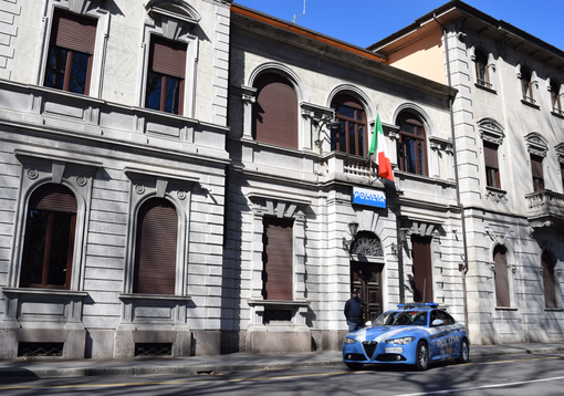 Diciassettenne aggredisce e tenta di rapinare un ragazzo: arrestato dalla polizia