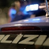 Fumogeni e petardi nel centro di notte: quattro persone denunciate dalla polizia a Gallarate Fumogeni e petardi nel centro di notte: quattro persone denunciate dalla polizia a Gallarate