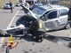 Schianto tra un'auto e un mezzo pesante sulla statale 342 a Malnate, tre persone soccorse