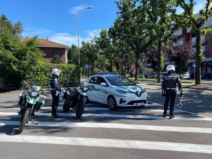 Un plauso agli agenti di Busto che hanno bloccato lo stupratore: «Ora una camera di sicurezza al Comando»