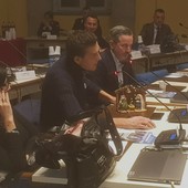 Busto, Rogora porta in Consiglio il presepe: «Non dobbiamo vergognarci delle nostre radici» Busto, Rogora porta in Consiglio il presepe: «Non dobbiamo vergognarci delle nostre radici»