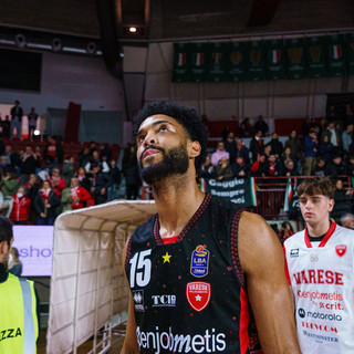 Nate Renfro, pivot della Openjobmetis Varese (foto Fabio Averna)