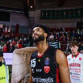 Nate Renfro, pivot della Openjobmetis Varese (foto Fabio Averna)
