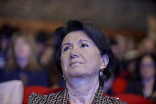 Marito della ministra Roccella disperso nel lago di Vico, in corso le ricerche