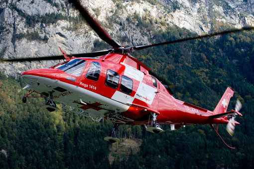 Tragedia sulle montagne del Canton Ticino: escursionista precipita e muore