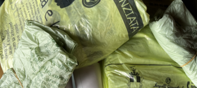 Raccolta differenziata a Varese: parte la distribuzione dei sacchi