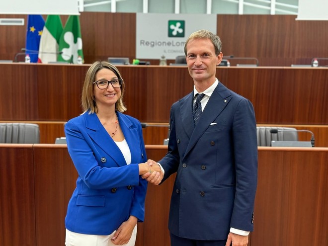 Il consigliere Romana Dell'Erba con il presidente del consiglio regionale Federico Romani Il consigliere Romana Dell'Erba con il presidente del consiglio regionale Federico Romani