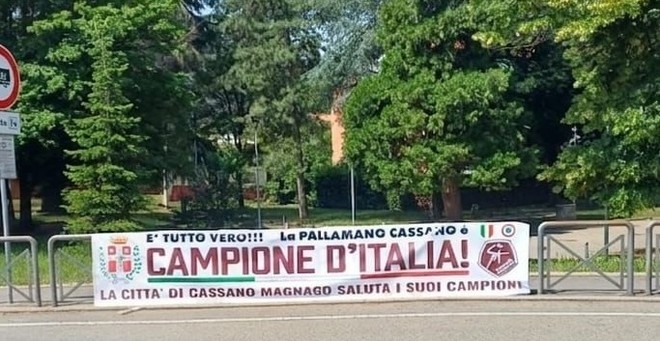 Pallamano, Cassano grida l'orgoglio anche per strada