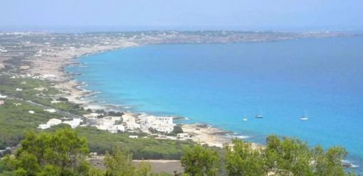 La spiaggia di Llevant a Formentera (foto dal web) La spiaggia di Llevant a Formentera (foto dal web)